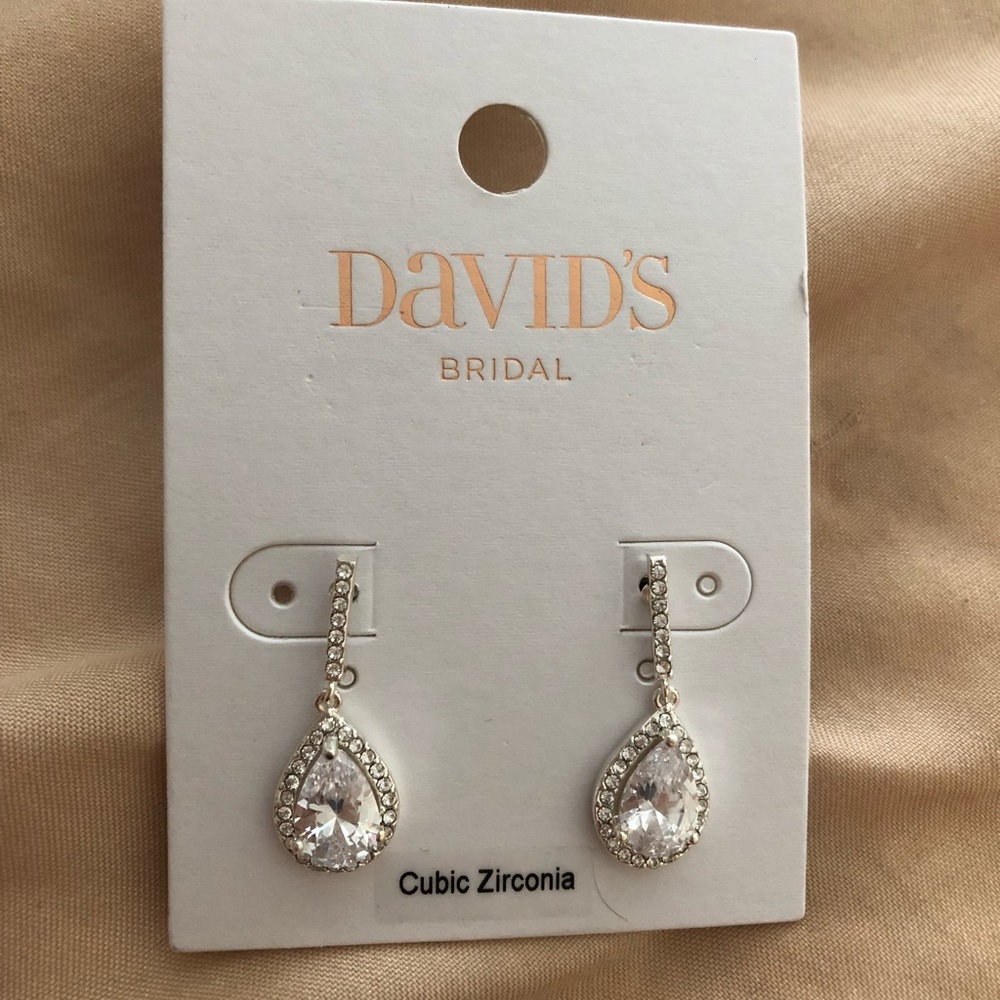 David’s Bridal Tear Drop Earrings